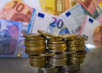 «Κλειδώνει» ο νέος κατώτατος μισθός – Με «δώρα» η Μεγάλη Εβδομάδα για τους ευάλωτους πολίτες