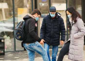 Κορονοϊός: Η Ελλάδα γυρίζει στην προ Covid εποχή – Γιατί αποφασίστηκε η σχεδόν ολική άρση των μέτρων