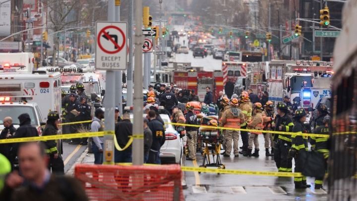 Νέα Υόρκη: Τουλάχιστον 16 τραυματίες από πυροβολισμούς σε σταθμό του μετρό