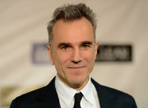 Ντάνιελ Ντέι Λιούις: Ο αντιστάρ που τα βρόντηξε όλα και επέστρεψε στην ξυλουργική Ντάνιελ Ντέι Λιούις: Ο αντιστάρ που τα βρόντηξε όλα και επέστρεψε στην ξυλουργική