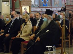 Παρουσιάσθηκε το βιβλίο του Αρχιμ. Διονυσίου Γκόλια «Στροφή 180ο» στον Ι. Ναό Αγίας Άννας Κατερίνης Παρουσιάσθηκε το βιβλίο του Αρχιμ. Διονυσίου Γκόλια «Στροφή 180ο» στον Ι. Ναό Αγίας Άννας Κατερίνης