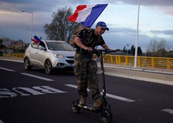 Πιο αναποφάσιστοι από ποτέ οι Γάλλοι πριν τις εκλογές