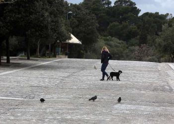 Τέλος τα μέτρα από Μάιο – Επαναφορά από Σεπτέμβριο μαζί με εμβόλιο – Το έκτακτο σχέδιο για το καλοκαίρι