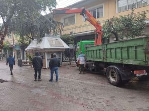 Το περίπτερο   στον πεζόδρομο της οδού Μ.Αλεξάνδρου