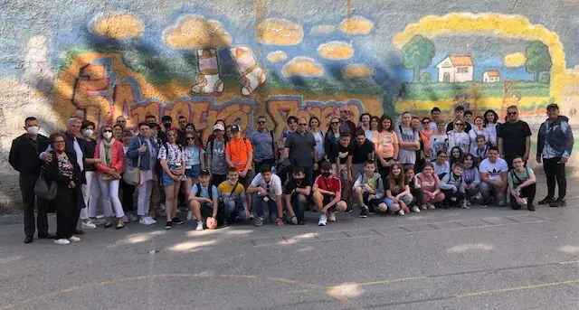 Η Διεύθυνση και ο Σύλλογος διδασκόντων του 15ου Δημοτικού σχολείου Κατερίνης συγχαίρουμε θερμά Η Διεύθυνση και ο Σύλλογος διδασκόντων του 15ου Δημοτικού σχολείου Κατερίνης συγχαίρουμε θερμά