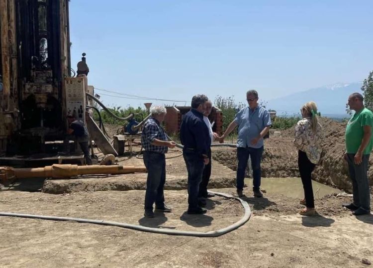 Και  στου Τριλόφου τα νερά…