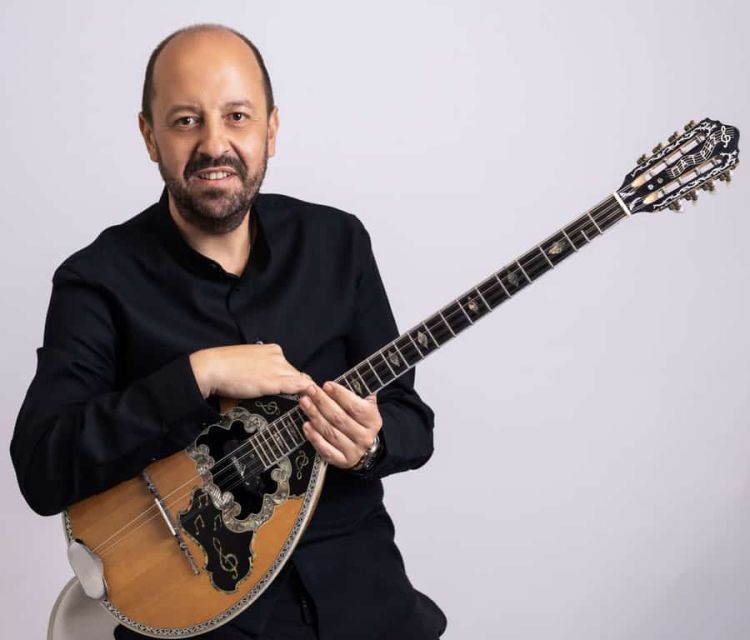 Με μαεστρία και δημιουργική σύνθεση Με μαεστρία και δημιουργική σύνθεση