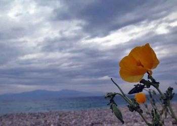 Ο Καιρός Σήμερα: Αίθριος με παροδικές νεφώσεις και ζέστη