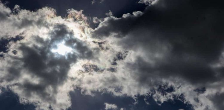 Ο Καιρός Σήμερα: Ηλιοφάνεια με συννεφιά και βροχές, τοπικές χαλαζοπτώσεις Ο Καιρός Σήμερα: Ηλιοφάνεια με συννεφιά και βροχές, τοπικές χαλαζοπτώσεις