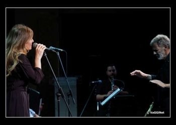 Ο Σταύρος Ξαρχάκος γράφει για την Ηρώ Σαΐα το ποντιακό τραγούδι “Αροθυμώ και τραγωδώ”