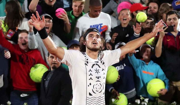 Ο Τσιτσιπάς νίκησε 3-1 τον Ζντένεκ Κόλαρ και προκρίθηκε στον τρίτο γύρο του Ρολάν Γκαρός Ο Τσιτσιπάς νίκησε 3 1 τον Ζντένεκ Κόλαρ και προκρίθηκε στον τρίτο γύρο του Ρολάν Γκαρός