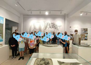 Πρώτη Επίσκεψη Δημ Σχολείου στο Εκθετήριο – ΜΑΣΤΟΔΟΝΤΑΣ – ΝΕΟΚΑΙΣΑΡΕΙΑ