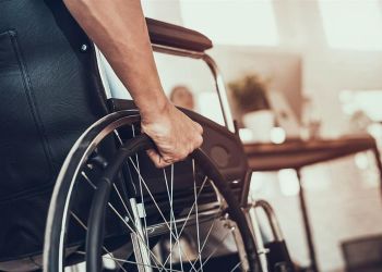 Συνάντηση Ι. Βαρδακαστάνη – Δ. Μιχαηλίδου για επιδόματα, προσωπικό βοηθό, ορφανική σύνταξη