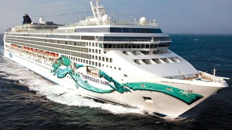 Τεράστιο κρουαζιεριόπλοιο με χιλιάδες τουρίστες έδεσε στο Βόλο