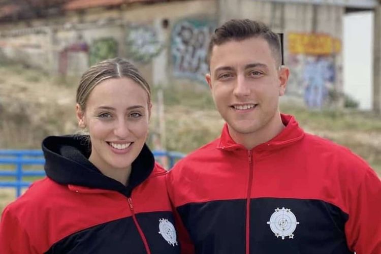 Χρυσό μετάλλιο για την Άννα και τον Διονύση Κορακάκη στο μεικτό ομαδικό αεροβόλου 10μ.