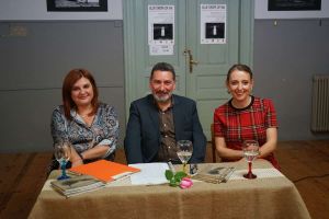 Blue Drops Of Ink – Έκθεση φωτογραφίας της Μένης Σεϊρίδου