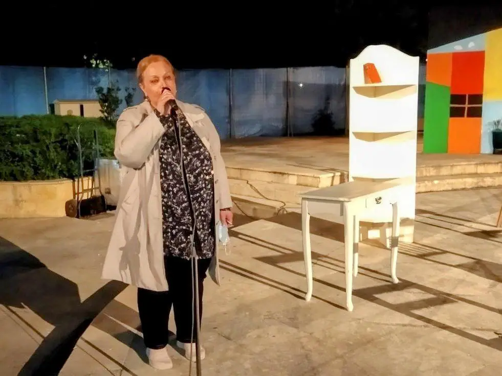 Φεστιβάλ Πάρκου: Ενθουσίασαν και καταχειροκροτήθηκαν........"ΟΙ ΗΛΙΘΙΟΙ" από το Θέατρο COMMEDIA Φεστιβάλ Πάρκου: Ενθουσίασαν και καταχειροκροτήθηκαν……..”ΟΙ ΗΛΙΘΙΟΙ” από το Θέατρο Commedia