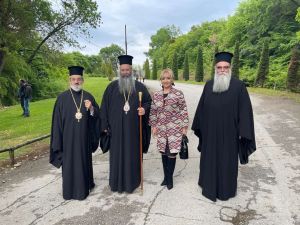 Η Αντιπεριφερειάρχης Πιερίας στα αποκαλυπτήρια του ανδριάντα του ήρωα Γερο Καρατάσου του Δοβρινού στην Ι.Μ. Παναγίας Δοβρά