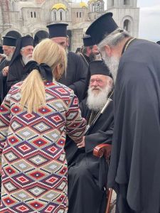 Η Αντιπεριφερειάρχης Πιερίας στα αποκαλυπτήρια του ανδριάντα του ήρωα Γερο Καρατάσου του Δοβρινού στην Ι.Μ. Παναγίας Δοβρά