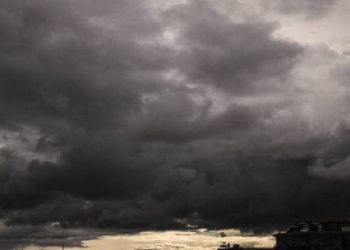 Καιρός Σήμερα: Άστατος με βροχές και σποραδικές καταιγίδες Καιρός Σήμερα: Άστατος με βροχές και σποραδικές καταιγίδες