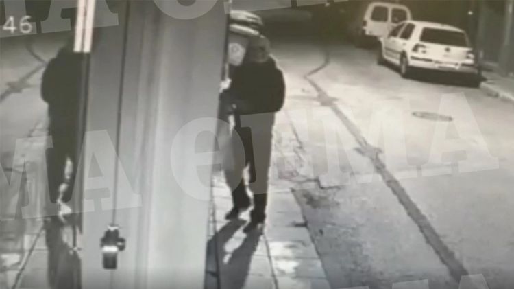 Κατερίνη: Διαρρήκτης με μάσκα νεκροκεφαλή «αδειάζει» μαγαζί με οπτικά Βίντεο ντοκουμέντο