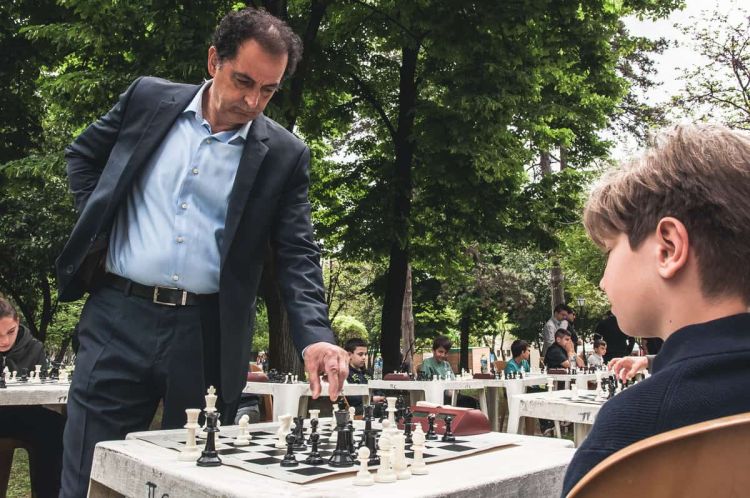 Σκάκι Σιμουλτανέ του κ. Βαρδάκα στο 1ο Φεστιβάλ Πάρκου