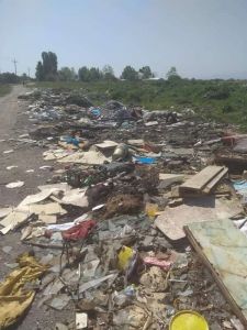 Σκουπίδια και πάλι στον Πέλεκα