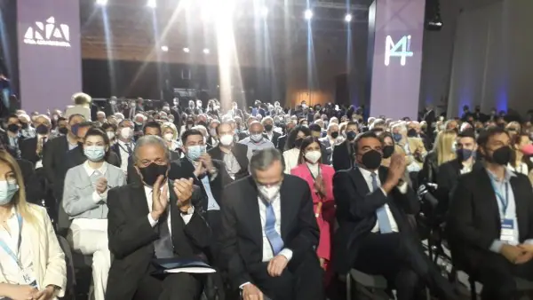 Συνέδριο ΝΔ: Με πολυπληθή ομάδα έφτασε ο Αντώνης Σαμαράς Συνέδριο ΝΔ: Με πολυπληθή ομάδα έφτασε ο Αντώνης Σαμαράς