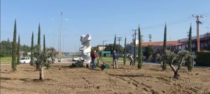 Εξωραΐζεται ο κυκλικός κόμβος στο ύψος της Αγίας Αικατερίνης