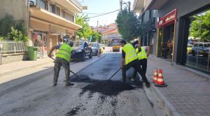 Κατερίνη: Ασφαλτοστρώσεις και παρεμβάσεις βελτίωσης οδών και πεζοδρομίων Κατερίνη: Ασφαλτοστρώσεις και παρεμβάσεις βελτίωσης οδών και πεζοδρομίων
