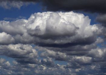 Ο Καιρός Σήμερα: Αίθριος, με απογευματινές τοπικές βροχές και καταιγίδες Ο Καιρός Σήμερα: Αίθριος, με απογευματινές τοπικές βροχές και καταιγίδες