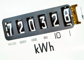 Από 1η Αυγούστου η μείωση στη ρήτρα αναπροσαρμογής στους λογαριασμούς της ΔΕΗ