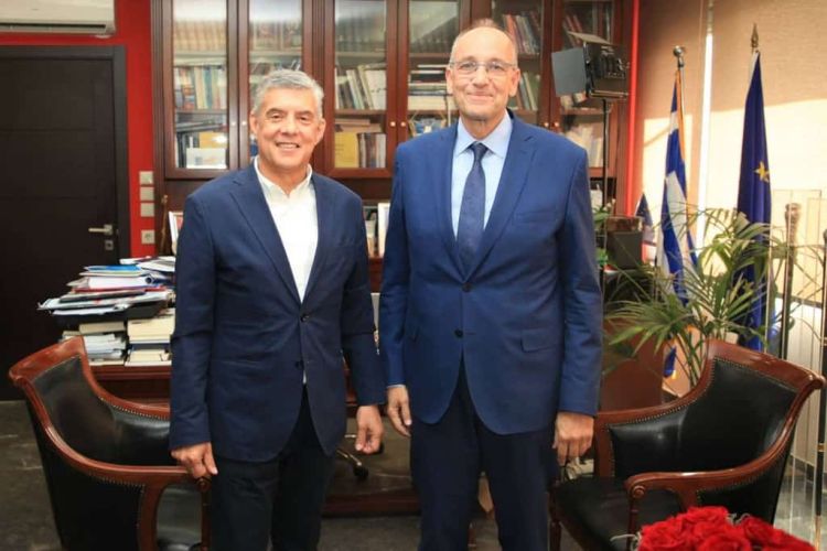 Βαγγέλης Λιόλιος: "Η Εθνική Ομάδα έρχεται στη Λάρισα με τα περισσότερα από τα αστέρια της" Βαγγέλης Λιόλιος: “Η Εθνική Ομάδα έρχεται στη Λάρισα με τα περισσότερα από τα αστέρια της”