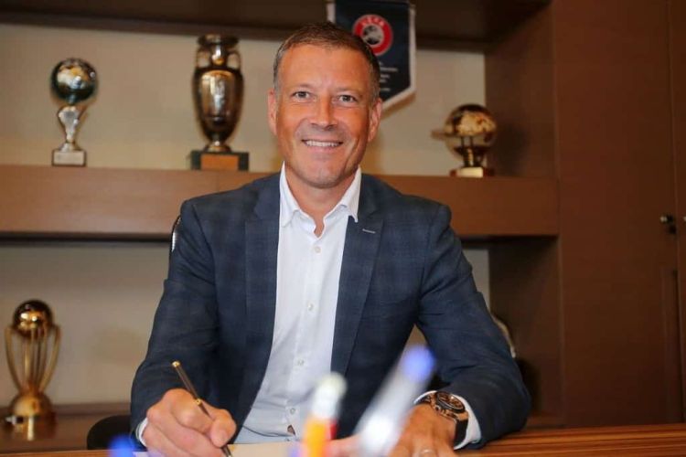 ΕΠΟ – KeΔ: Στον αέρα η παραμονή του Κλάτενμπεργκ, θα εξεταστούν και άλλοι υποψήφιοι