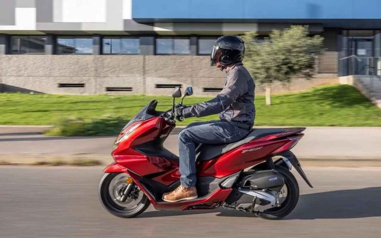 Ηλεκτρικά δίκυκλα: Αυξάνεται σημαντικά η επιδότηση – Οδηγούνται με δίπλωμα αυτοκινήτου Ηλεκτρικά δίκυκλα: Αυξάνεται σημαντικά η επιδότηση – Οδηγούνται με δίπλωμα αυτοκινήτου