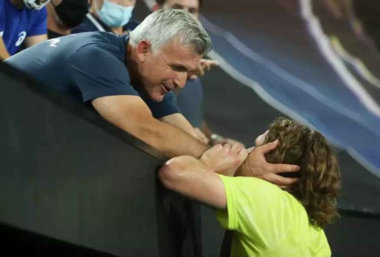 Η μεγάλη δικαίωση του Στέφανου και του Απόστολου Τσιτσιπά: Ιστορική απόφαση για το coaching στο τένις Η μεγάλη δικαίωση του Στέφανου και του Απόστολου Τσιτσιπά: Ιστορική απόφαση για το Coaching στο τένις