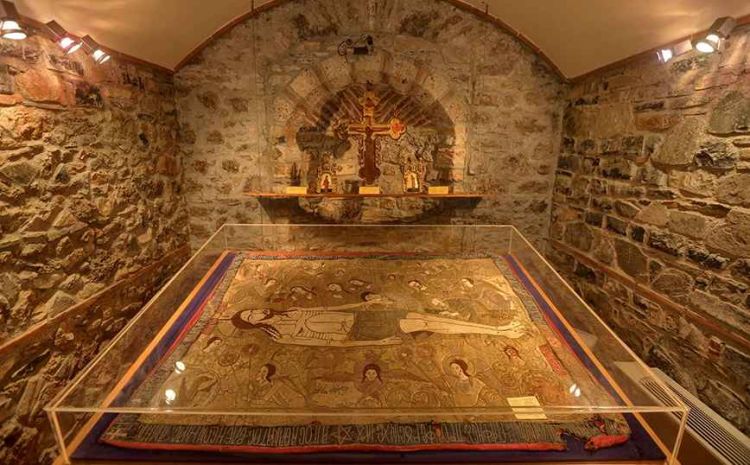 Κατερίνη: Ένας από τους επτά καλύτερους Επιταφίους στον κόσμο, στα κειμήλια Μονής στην Πιερία