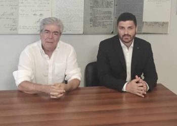 Μαζί με την κοινωνία μέχρι τη νίκη