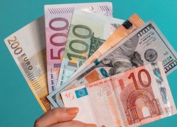 Οι περισσότεροι δεν θέλουν να γίνουν δισεκατομμυριούχοι αλλά «αρκούνται» έως τα 10 εκατ.