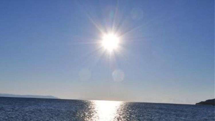 Ο Καιρός Σήμερα: Ηλιοφάνεια με λίγες νεφώσεις με τοπικούς όμβρους κυρίως στα ορεινά