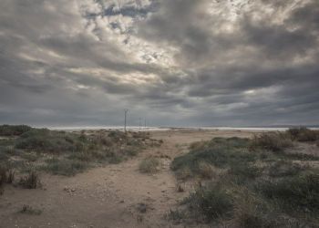 Ο Καιρός Σήμερα: Νεφώσεις με βροχές και μεμονωμένες καταιγίδες και βελτίωση μετά το μεσημέρι