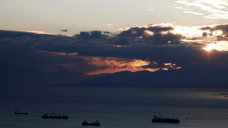 Ο Καιρός Σήμερα: Υψηλές θερμοκρασίες με νεφώσεις και με βροχές και σποραδικές καταιγίδες