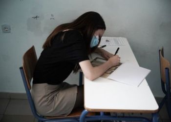 Πανελλαδικές 2022: Πτώση των βάσεων φέρνει το βαθμολογικό «Βατερλώ»