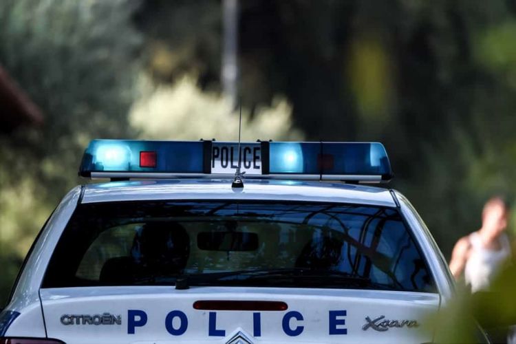 Πιερία: Χειροπέδες σε τρεις γυναίκες Ρομά που άρπαξαν προϊόντα από σούπερ μάρκετ Πιερία: Χειροπέδες σε τρεις γυναίκες Ρομά που άρπαξαν προϊόντα από σούπερ μάρκετ