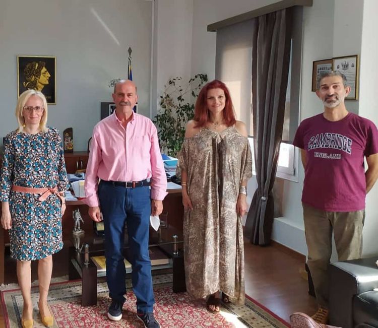 Συνάντηση εργασίας Δημάρχου Πύδνας-Κολινδρού με Εστία Πιερίδων Μουσών Κατερίνης Συνάντηση εργασίας Δημάρχου Πύδνας Κολινδρού με Εστία Πιερίδων Μουσών Κατερίνης