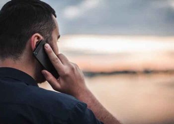 Συνήγορος του Καταναλωτή: Οι τηλεφωνικοί αριθμοί που μας χρεώνουν με μεγάλα ποσά