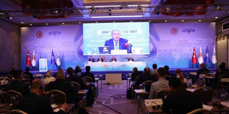 Σφοδρό επεισόδιο Ακάρ - Ελλήνων βουλευτών σε συνεδρίαση του ΝΑΤΟ - Τι του είπαν και έφυγε εκνευρισμένος Σφοδρό επεισόδιο Ακάρ – Ελλήνων βουλευτών σε συνεδρίαση του ΝΑΤΟ – Τι του είπαν και έφυγε εκνευρισμένος