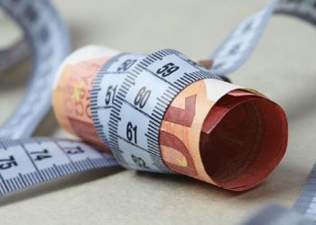 Σχέδιο ανάσχεσης της ακρίβειας: Ποιες επιδοτήσεις τρέχουν – Μέτρα μήνα μήνα