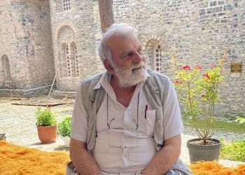 Σωτήρης Τζήμας: Ο 70χρονος αρχιτέκτονας που αναστηλώνει το παλιό μοναστήρι του Αγίου Διονυσίου εν Ολύμπω