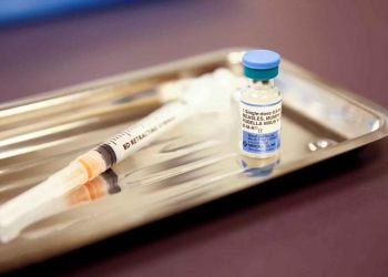 Τέταρτη δόση εμβολίου: Ανοίγει η πλατφόρμα για τους άνω των 30 – Καθηγητής Τέρπος: Εγώ δε θα το έκανα